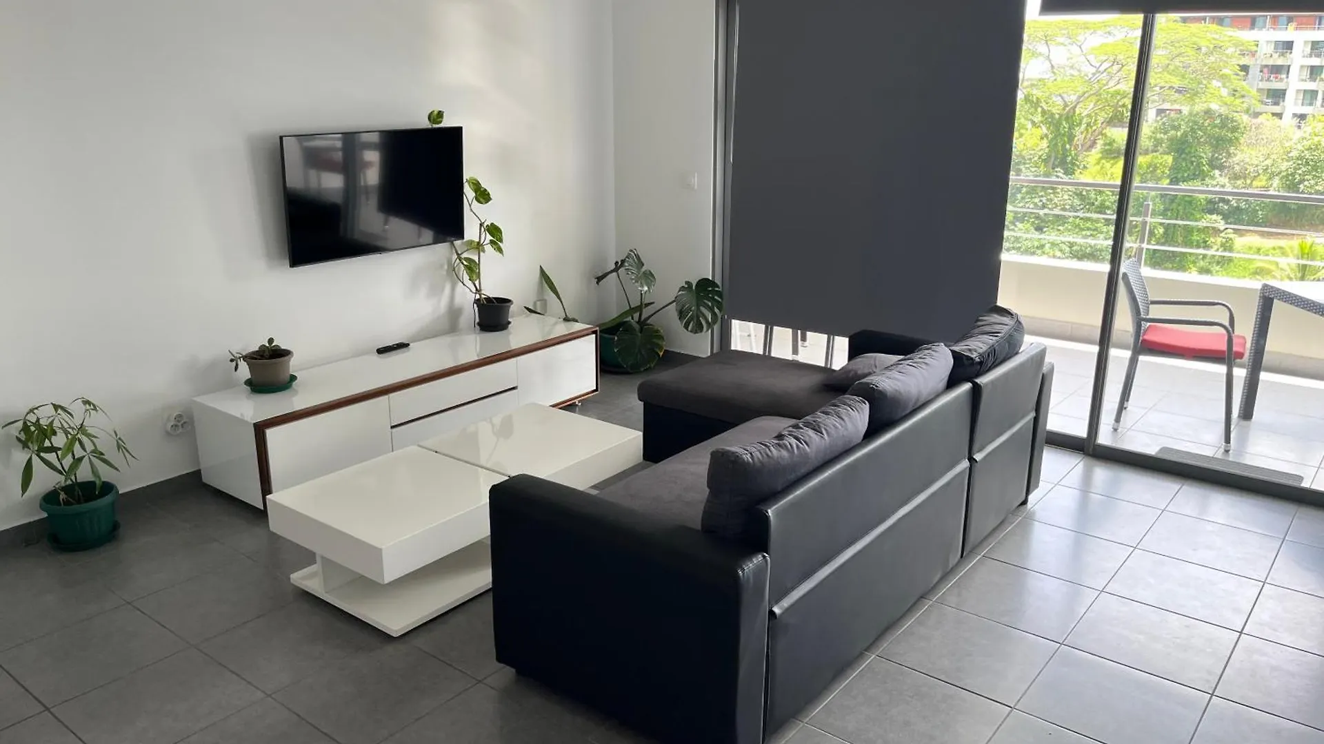 F2 Pamatai Nest - En Hauteur, 10 Min Du Centre Ville - Ac Wifi Piscine Faaa Apartment